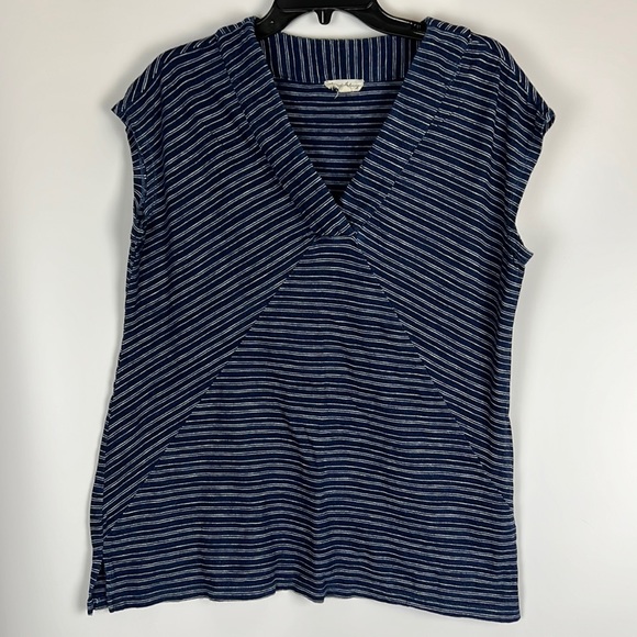 Jane and Delancey Blue & White Stripe V-Neck Tee Sz: Small - Picture 1 of 8